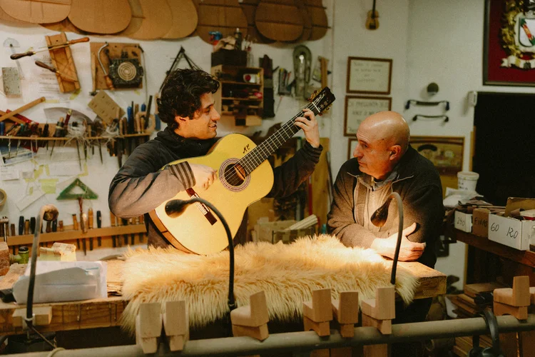 Precio guitarra artesanal